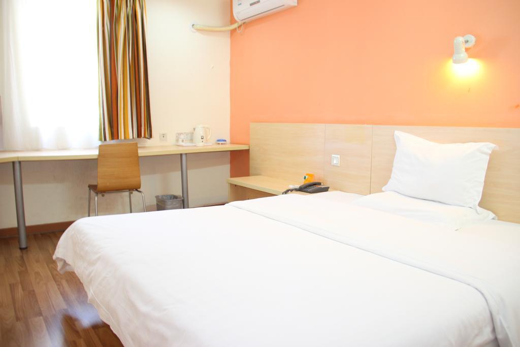 7Days Inn Premium Guangzhou Tianhe West Tiyu Road Subway Station ภายนอก รูปภาพ