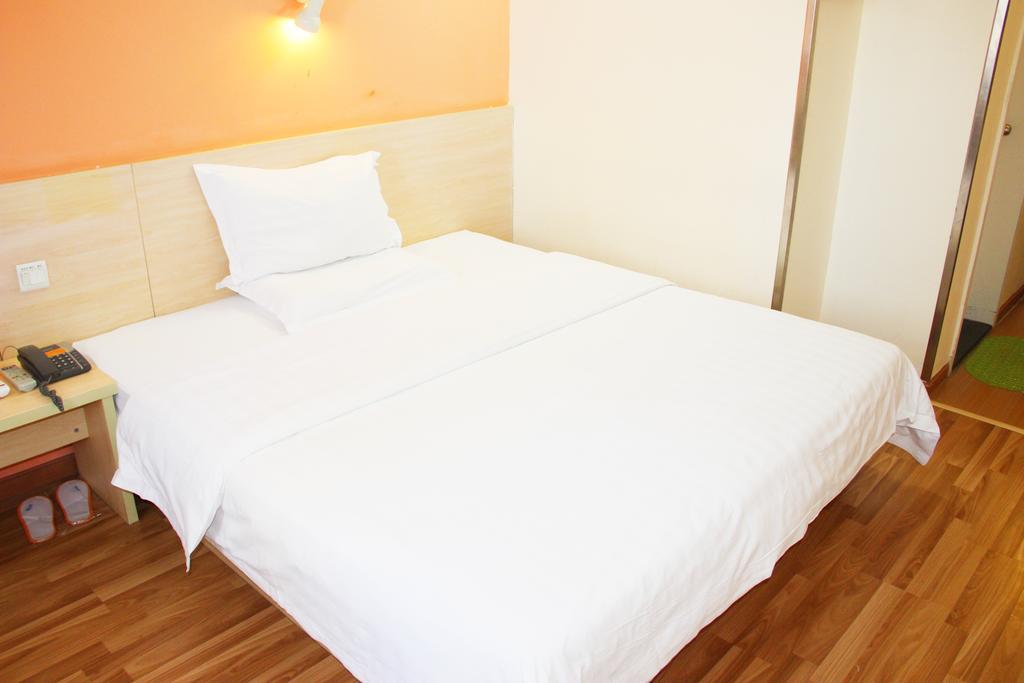 7Days Inn Premium Guangzhou Tianhe West Tiyu Road Subway Station ภายนอก รูปภาพ