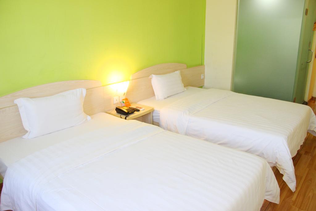 7Days Inn Premium Guangzhou Tianhe West Tiyu Road Subway Station ภายนอก รูปภาพ