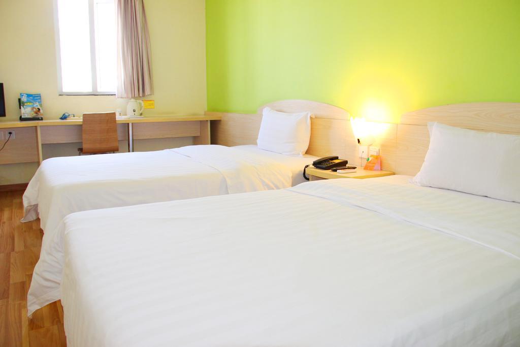 7Days Inn Premium Guangzhou Tianhe West Tiyu Road Subway Station ภายนอก รูปภาพ