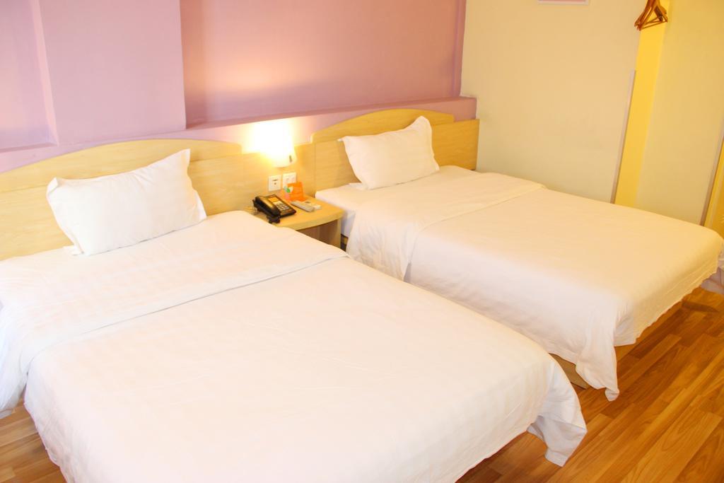 7Days Inn Premium Guangzhou Tianhe West Tiyu Road Subway Station ภายนอก รูปภาพ