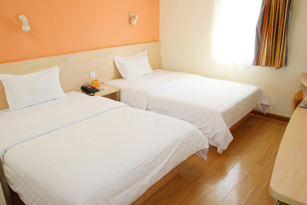7Days Inn Premium Guangzhou Tianhe West Tiyu Road Subway Station ภายนอก รูปภาพ