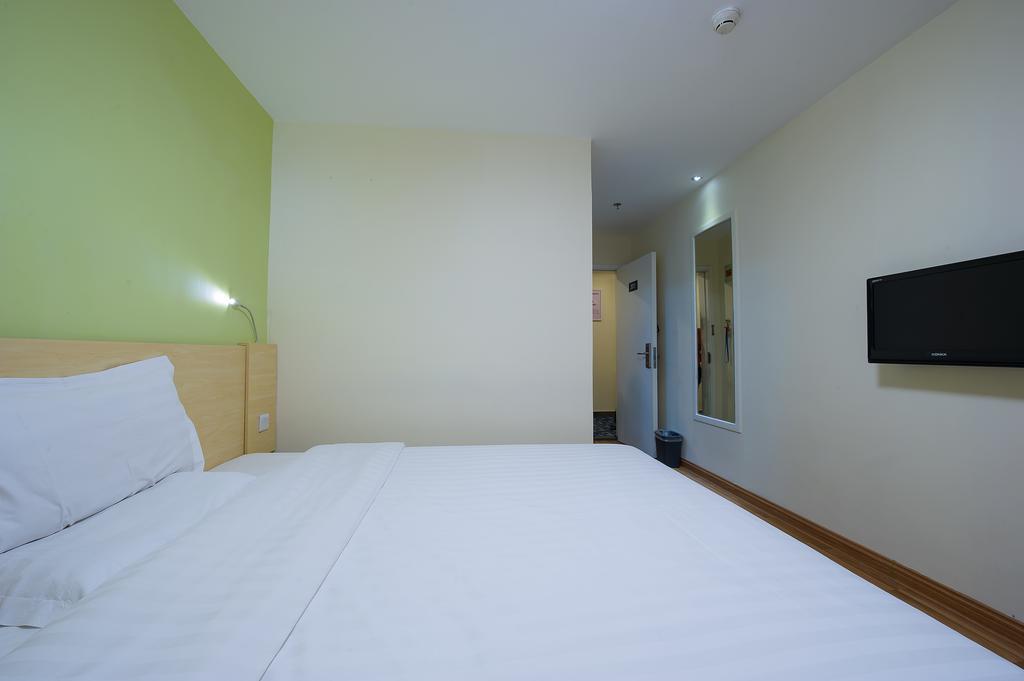 7Days Inn Premium Guangzhou Tianhe West Tiyu Road Subway Station ภายนอก รูปภาพ