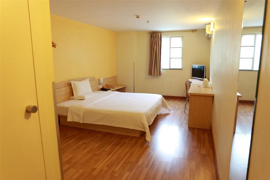 7Days Inn Premium Guangzhou Tianhe West Tiyu Road Subway Station ภายนอก รูปภาพ