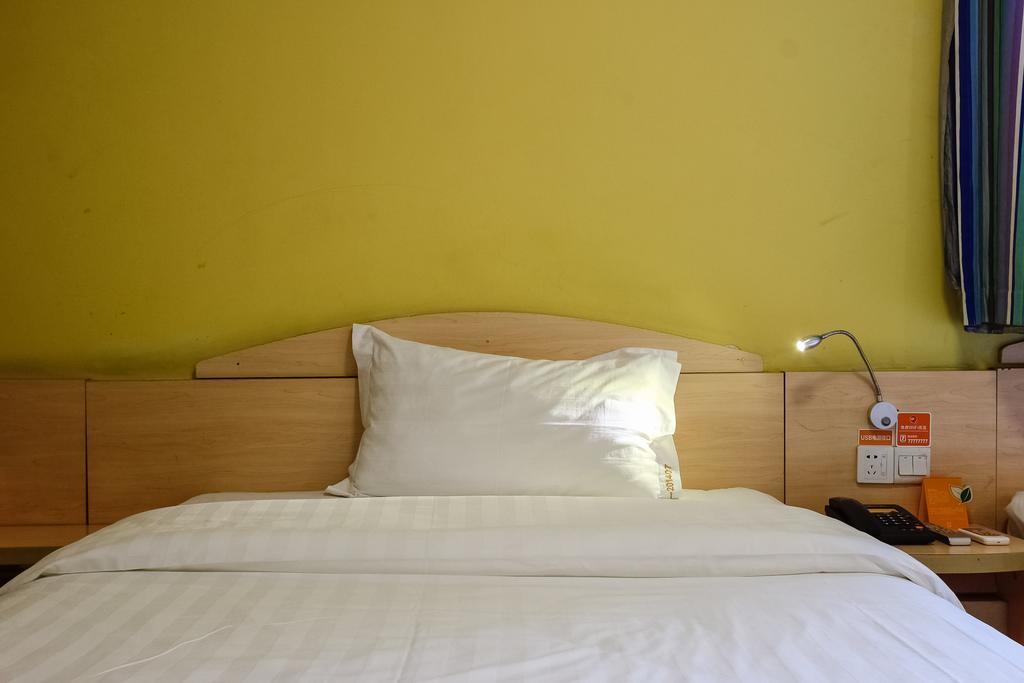 7Days Inn Premium Guangzhou Tianhe West Tiyu Road Subway Station ภายนอก รูปภาพ