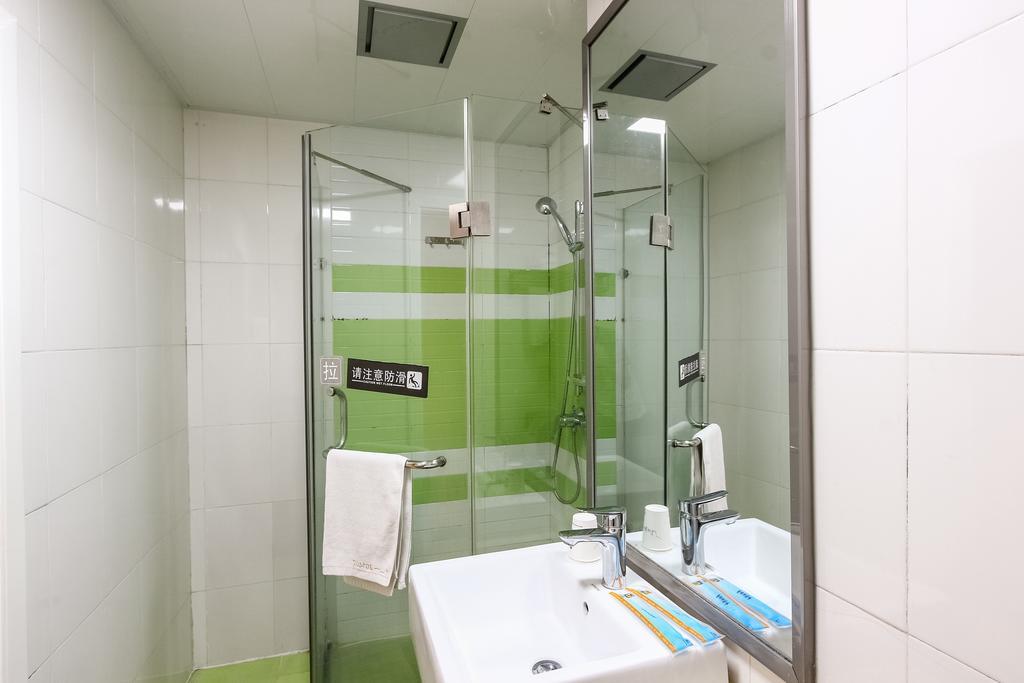 7Days Inn Premium Guangzhou Tianhe West Tiyu Road Subway Station ภายนอก รูปภาพ
